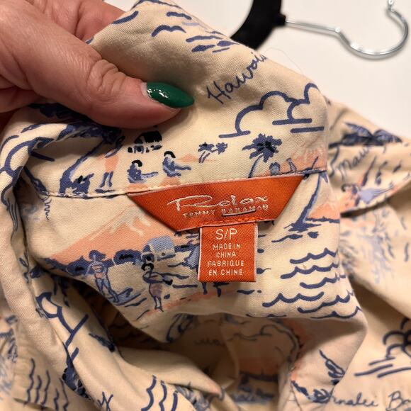 Tommy Bahama Hawaiian Print Short Sleeves Button Down Shirt Size Small - Picture 3 of 6